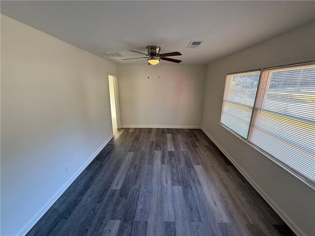 Building Photo - 828 Pamela Dr