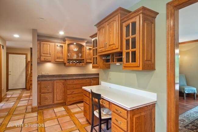 Building Photo - 145 Clover Hill Ln