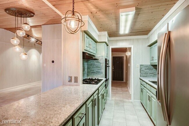 Building Photo - 3 br, 2 bath House - 1241 Evergreen Drive ...