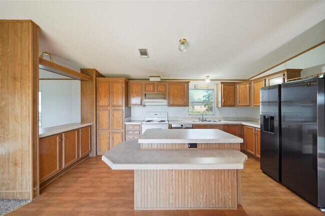 Foto del edificio - 136 Country Oaks St