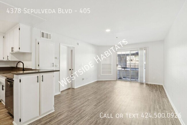 Building Photo - 4378 Sepulveda Blvd
