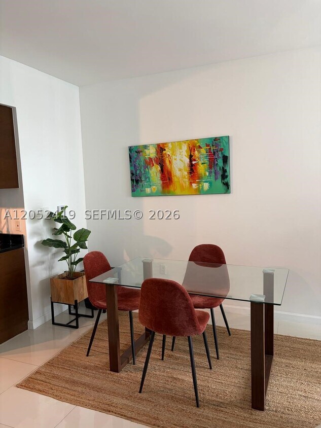 Foto del edificio - 475 Brickell Ave