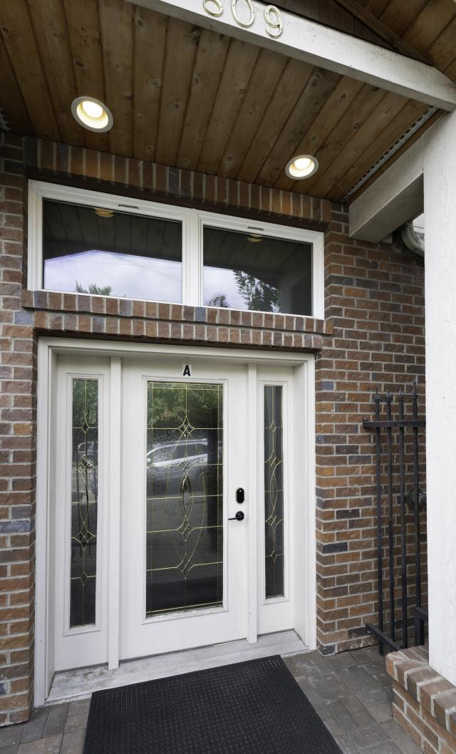 Building Photo - 0 bedroom in Seattle WA 98109