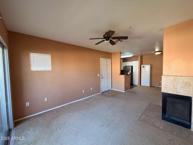 Foto del edificio - 1295 N Ash St