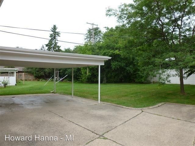 Building Photo - 1610-1612 Greenview Dr