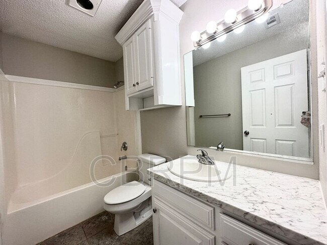 Foto del edificio - 6706 4th St