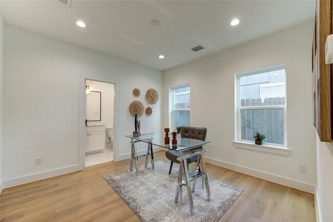 Foto del edificio - 4037 Buck St