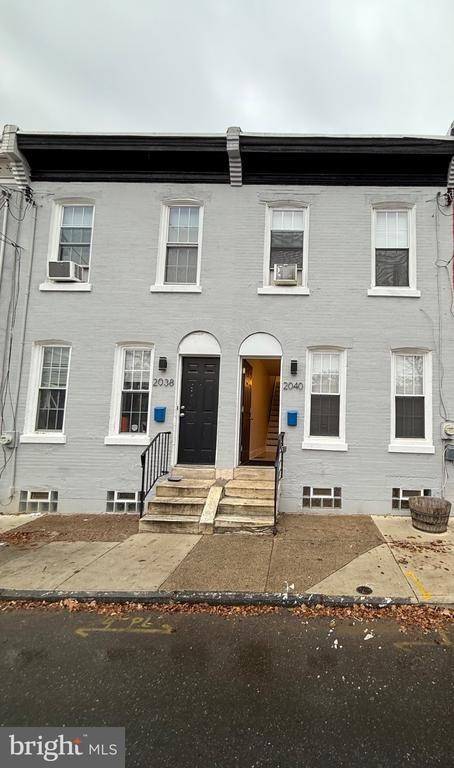 Building Photo - 2040 N Darien St
