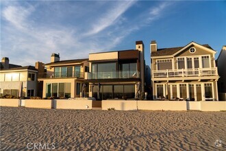 Building Photo - 7104 W Oceanfront