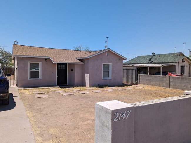 Photo - 2147 E Roosevelt St House