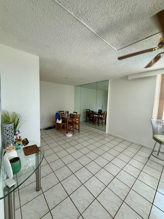 Foto del edificio - 301 Croton Ave
