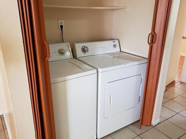 Foto del edificio - 2312 Saturn