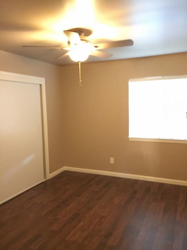 Building Photo - 320 Prado Way