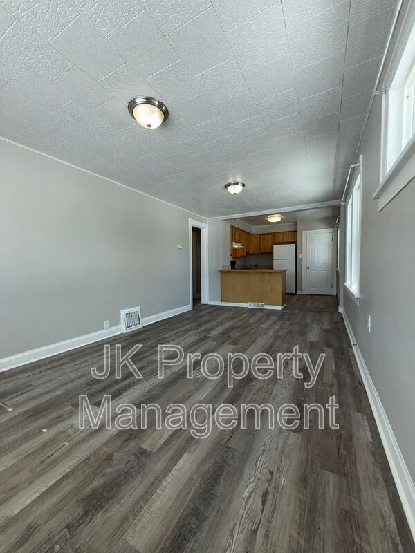 Building Photo - 1703 2nd Ave S