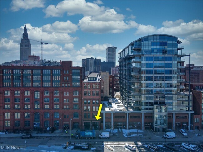 Foto del edificio - 635 W Lakeside Ave