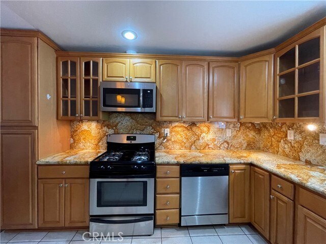 Building Photo - 427 E Javelin St