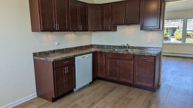 Foto del edificio - 14475 Jefferson Ave