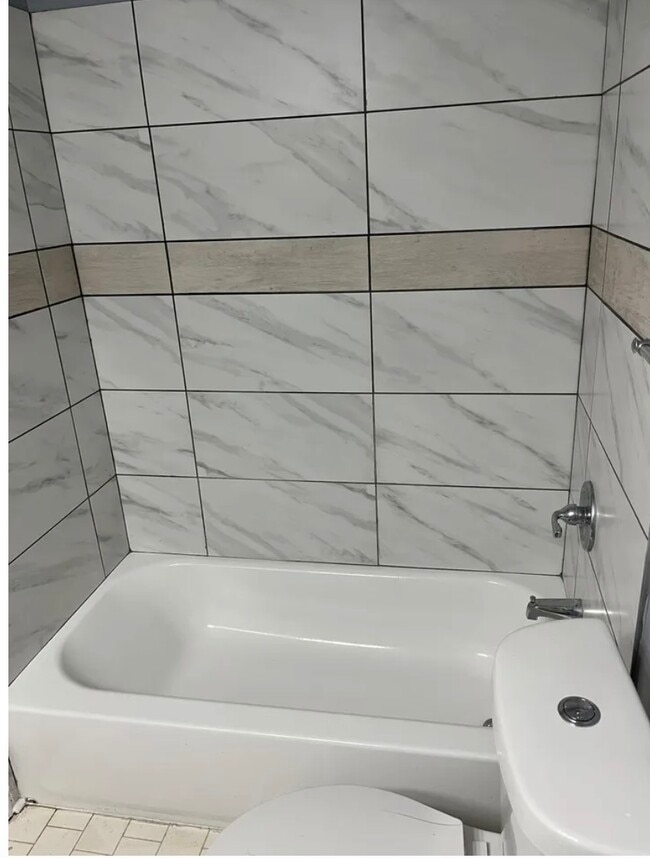 Foto del edificio - 3273 Ridgemont Ave