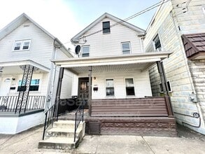 Building Photo - 1613 4th Ave