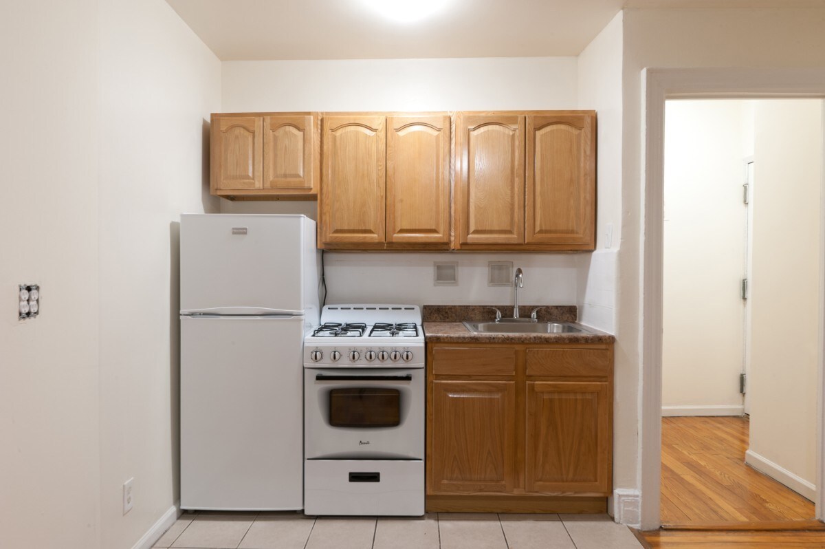 Primary Photo - 151-09 34th Ave