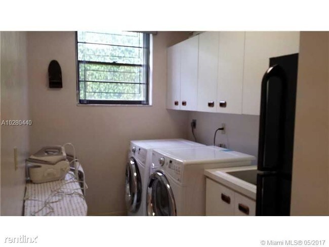 Foto del edificio - 537 Golden Beach Dr