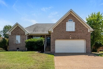 Building Photo - 2813 Meadow Gln
