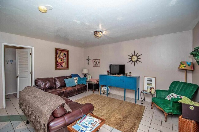 Foto del edificio - 1472 S Gateway Dr