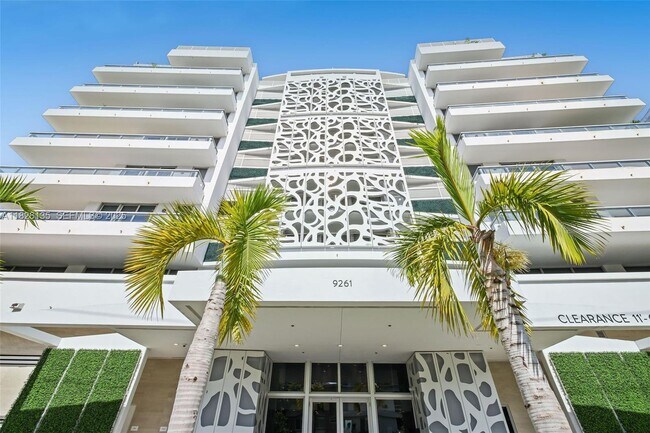 Foto del edificio - 9261 E Bay Harbor Dr