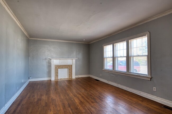 Building Photo - 3232 NW 27th St
