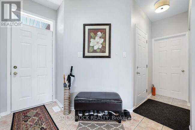 Building Photo - 561 Chapel Park Private