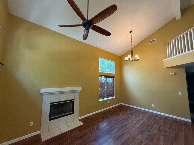 Foto del edificio - 4 Bed| 3 Bath | 1702 SF | Two Story | Tenant pays $175 monthly for WS&G