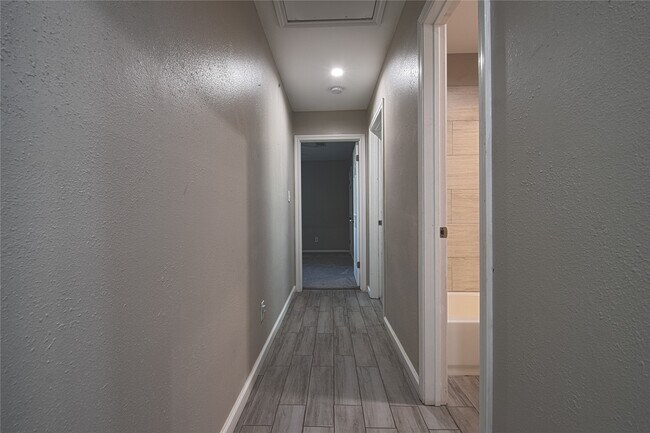 Foto del edificio - 8430 Gallahad St