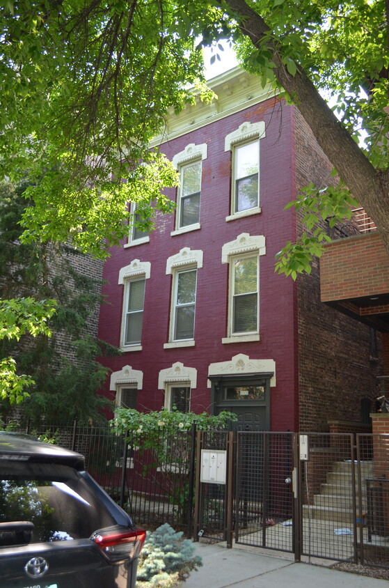 Primary Photo - 1002 N Wolcott Ave