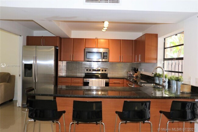 Foto del edificio - 13236 SW 111th Ter  3-4 Miami Fl 33186