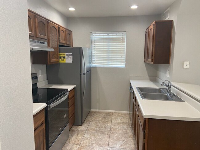 Foto del edificio - Private 2 bed Townhouse near University & Gilbert Rd in EastBrook community