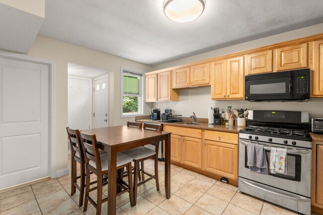 Building Photo - 93 Kilsyth Rd