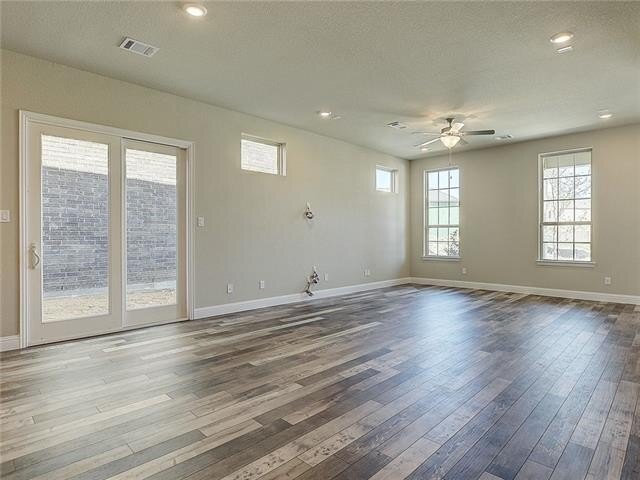 Foto del edificio - 1372 Elaine Dr