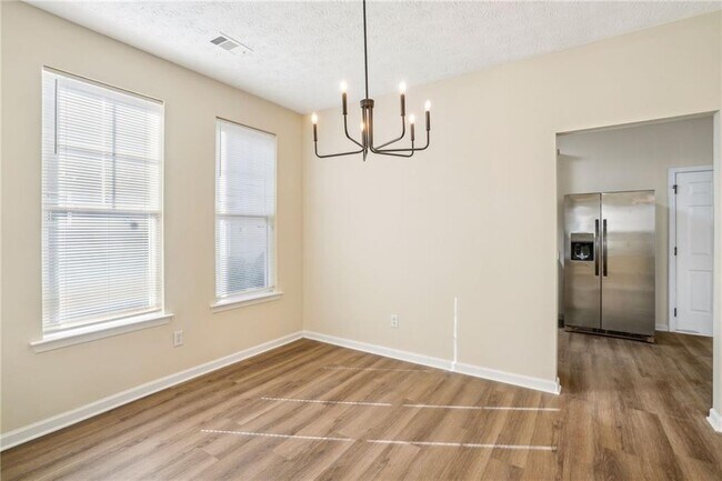 Foto del edificio - 4593 Parkway Cir