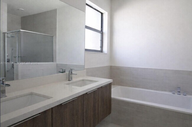 Foto del edificio - 7855 NW 105th Ave