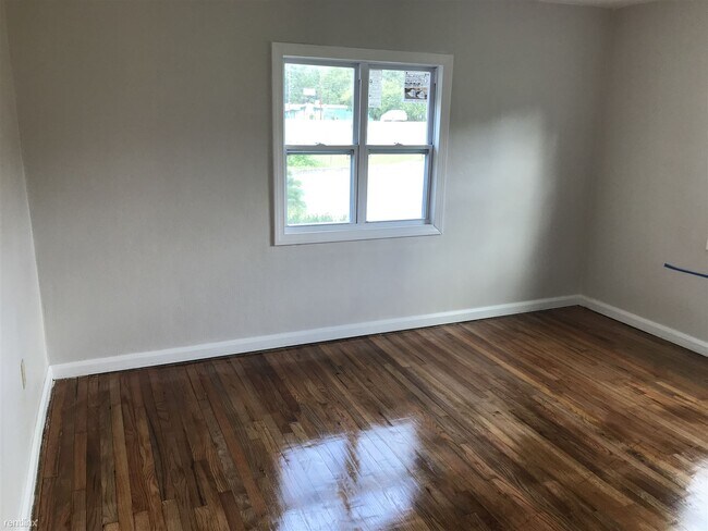 Foto del edificio - 2 br, 1 bath Duplex - 702 Covington Avenue