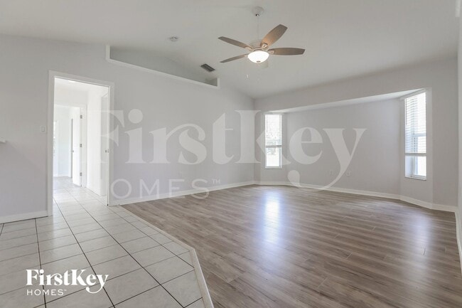 Building Photo - 84 Madre De Dios St