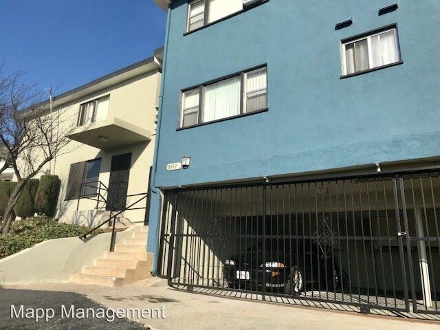 Building Photo - 5642 South La Brea Ave