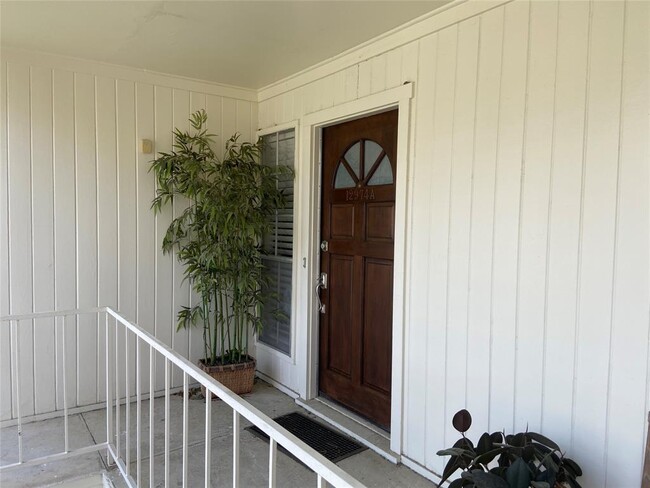 Building Photo - 12974 Trail Hollow Dr