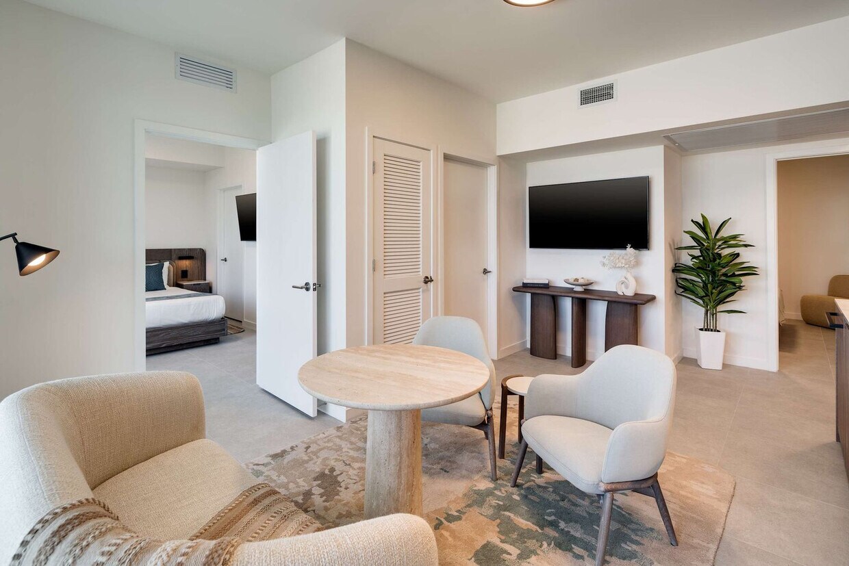Foto principal - 580 72nd St