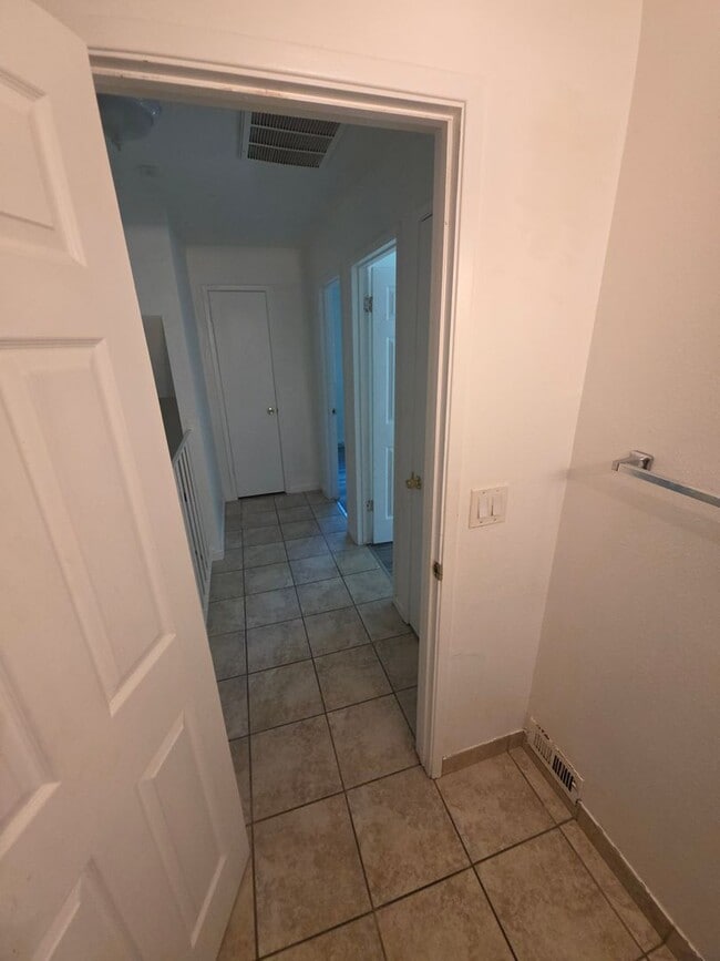 Foto del edificio - Charming 2BR/1BA Townhouse in Auburn - Available Now!