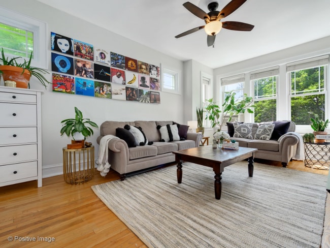 Photo - 2501 N Washtenaw Ave Apartment