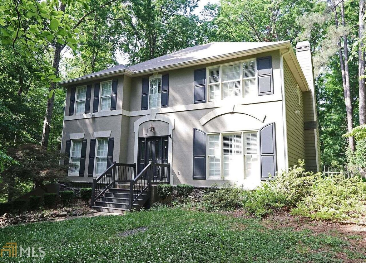 Primary Photo - 440 Longwood Ct