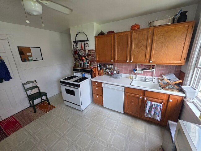Building Photo - 41 Worrall Ave