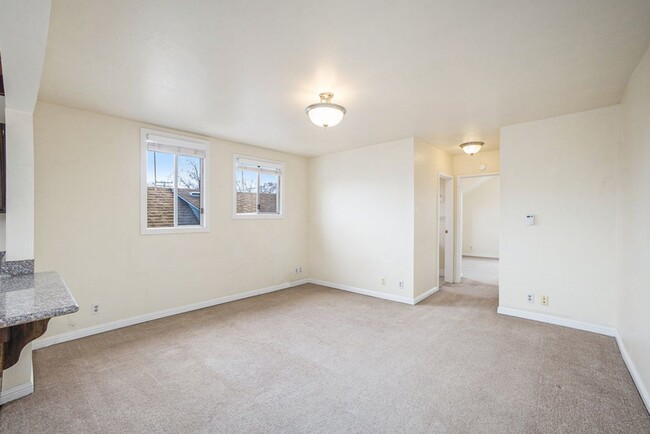 Foto del edificio - 537 Central Ave