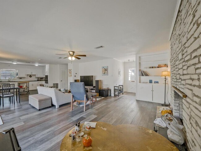 Foto del edificio - 2326 Hartford Rd